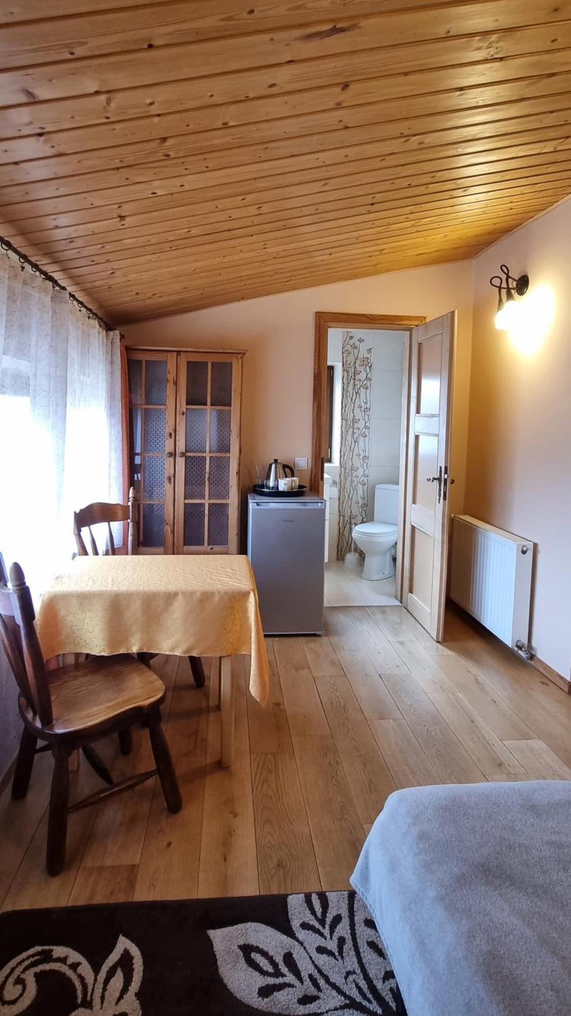 Mountain House Hotel Ustrzyki Dolne Exterior foto