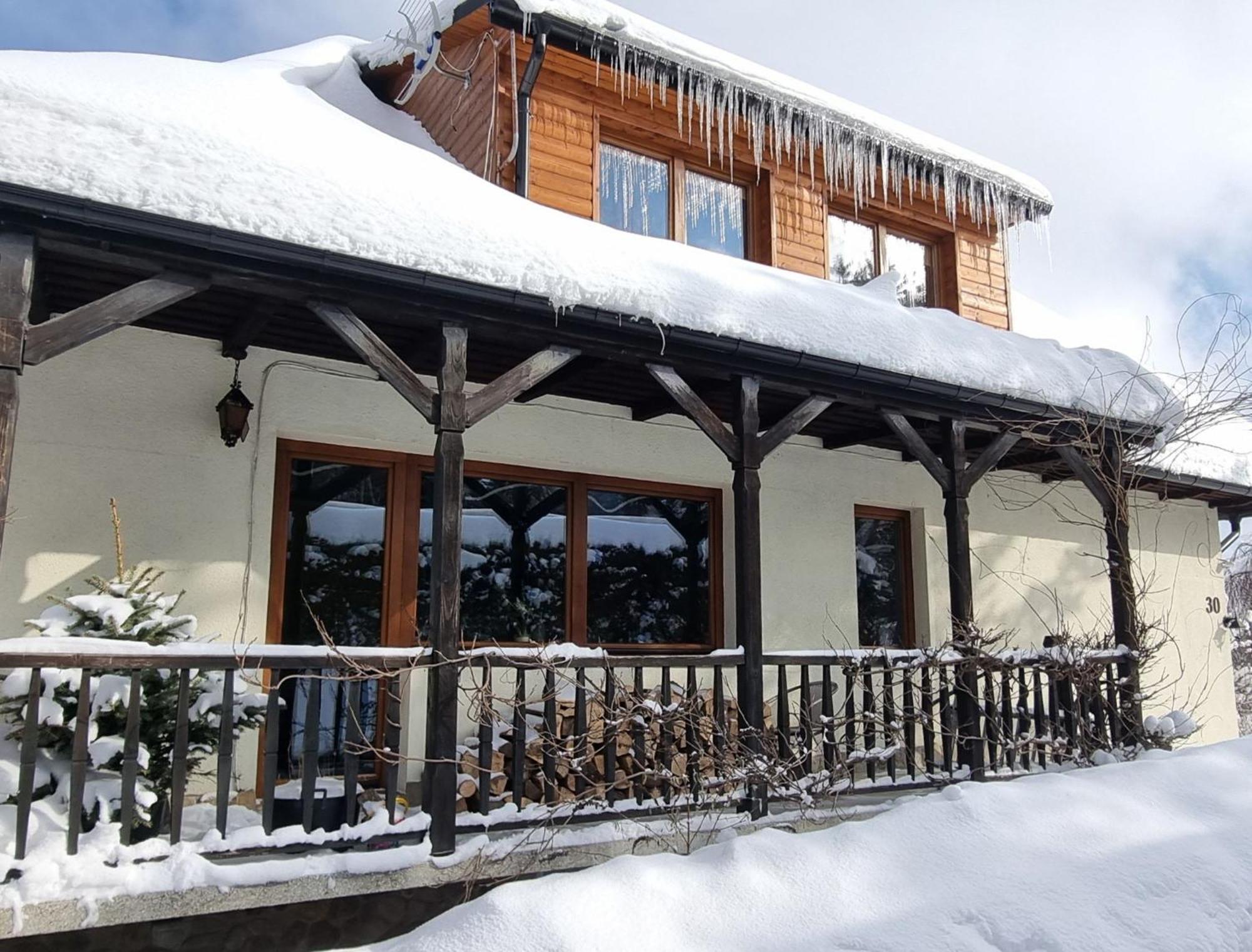 Mountain House Hotel Ustrzyki Dolne Exterior foto