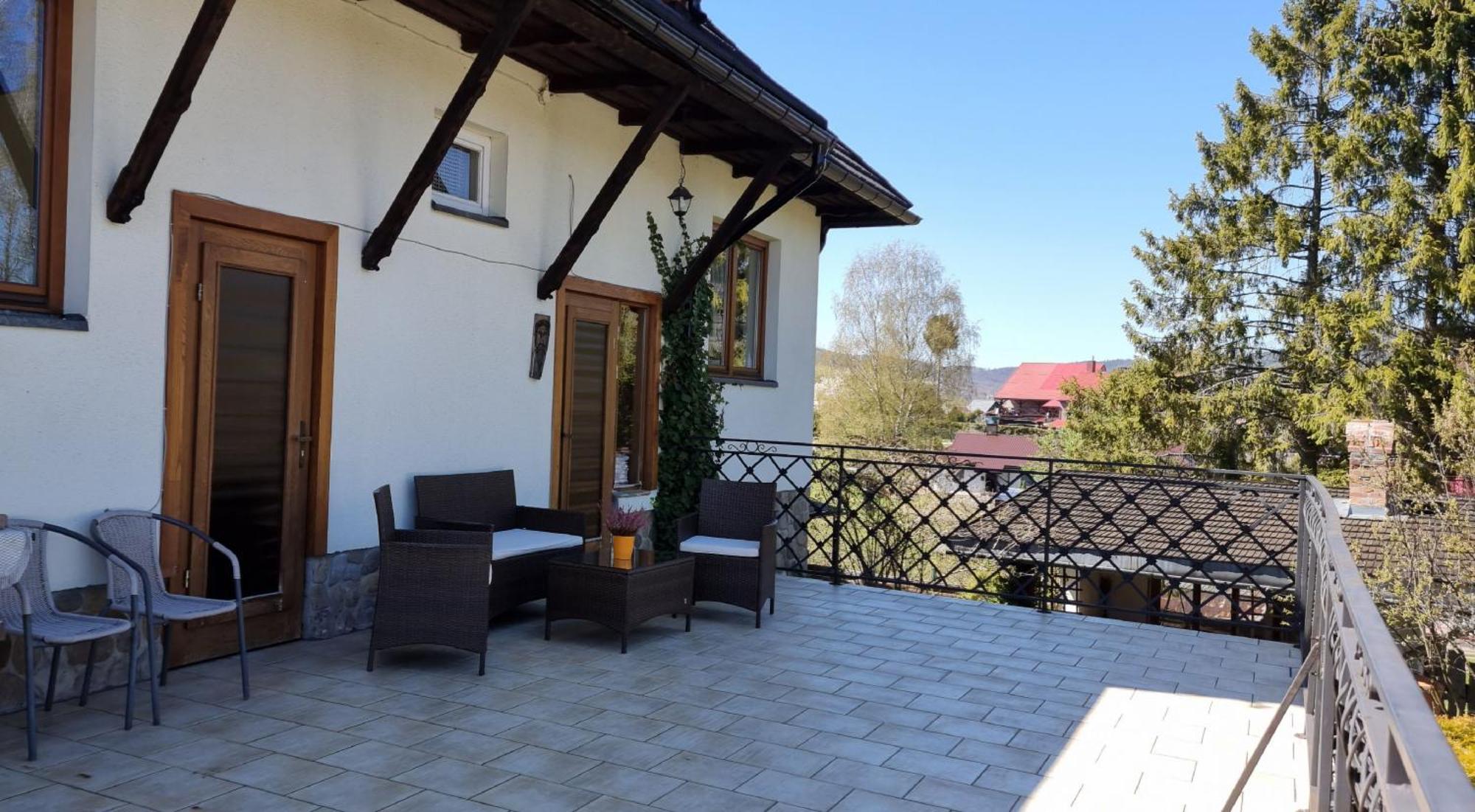 Mountain House Hotel Ustrzyki Dolne Exterior foto